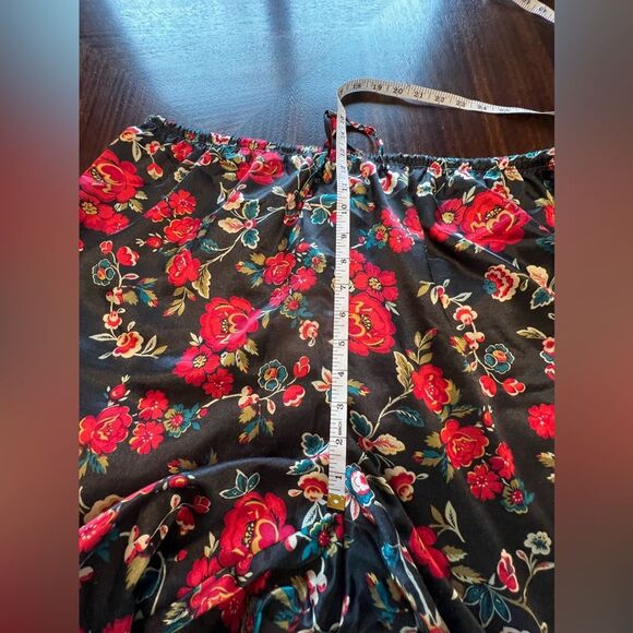 Cabernet Sleepwear | Silky Black Floral Feminine 2 pc. Pajama Set | Size XL - Picture 14 of 16